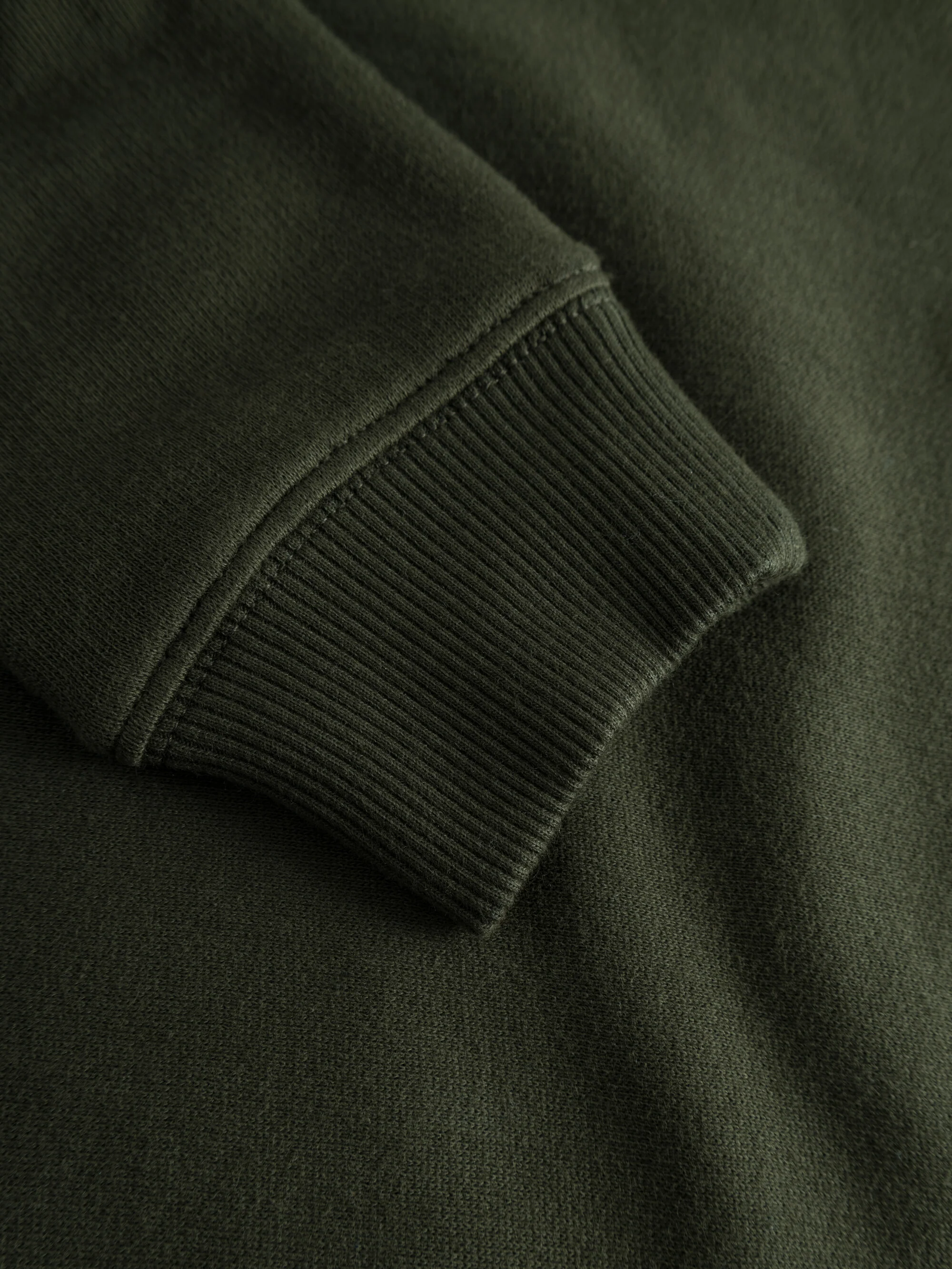 Badge crew neck sweat - Forrest Night - Image 5