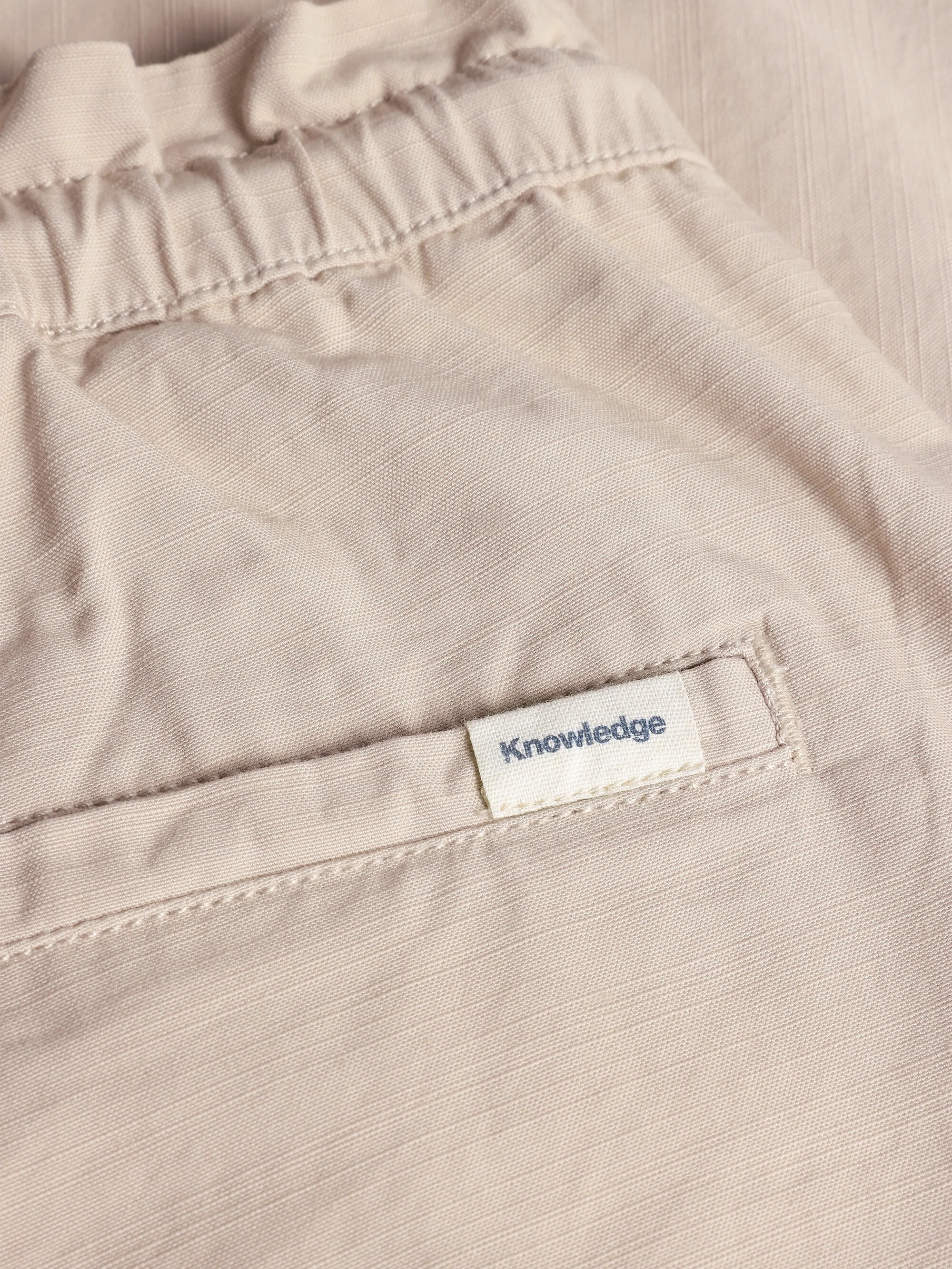 Boardwalk slub shorts with elastic waist - GOTS/Vegan - Light feather gray - Image 2