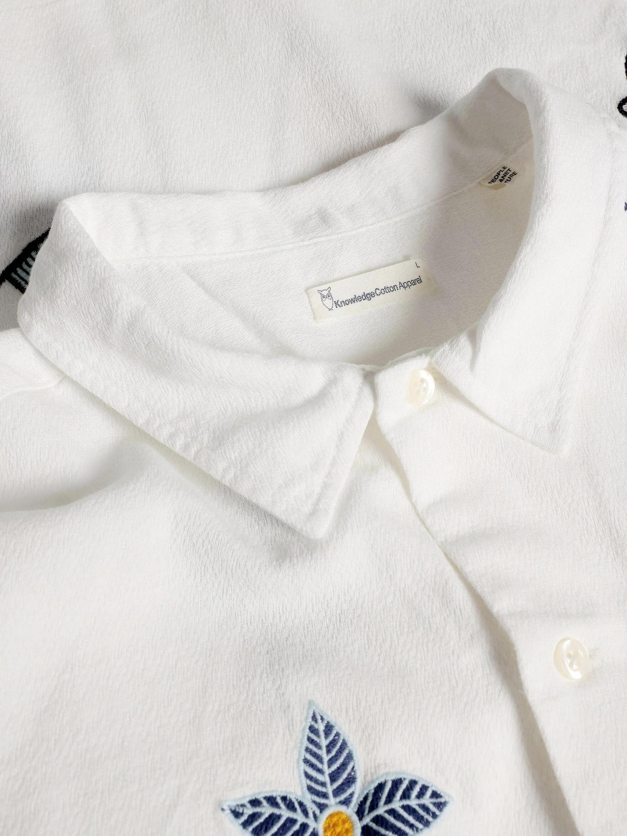 Box fit short sleeve shirt with embroidery - GOTS/Vegan - Egret - Image 2