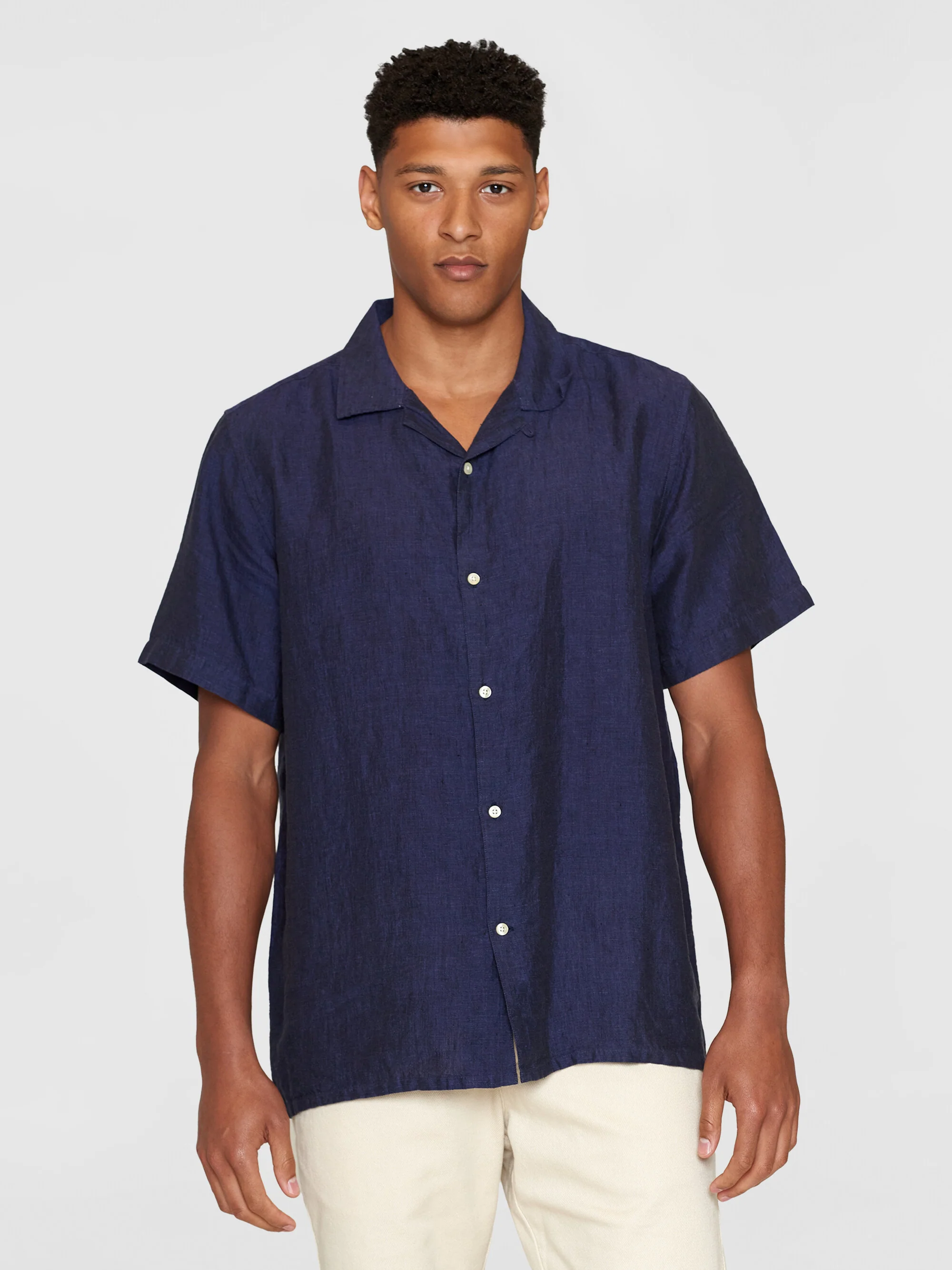 Box fit short sleeved linen shirt - Yarndyed - Total Eclipse - Image 2