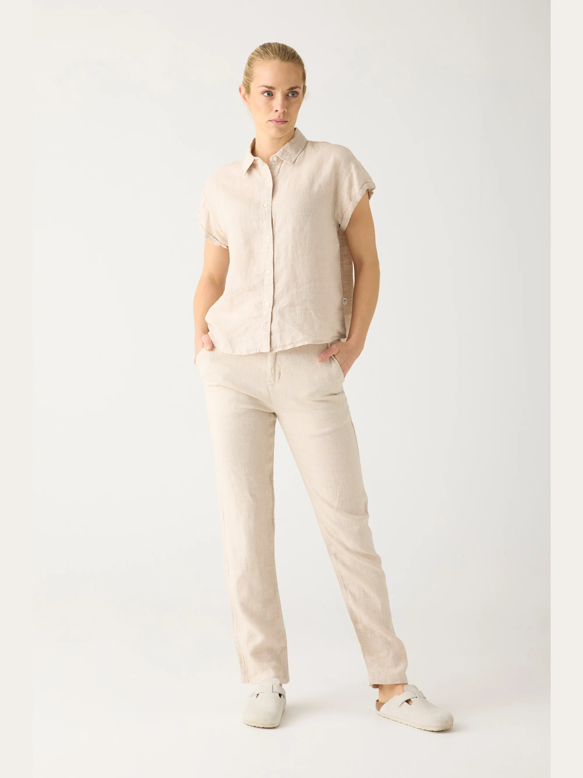 CALLA tapered mid-rise linen pants - GOTS/Vegan - Yarndyed - Light feather gray - Image 4