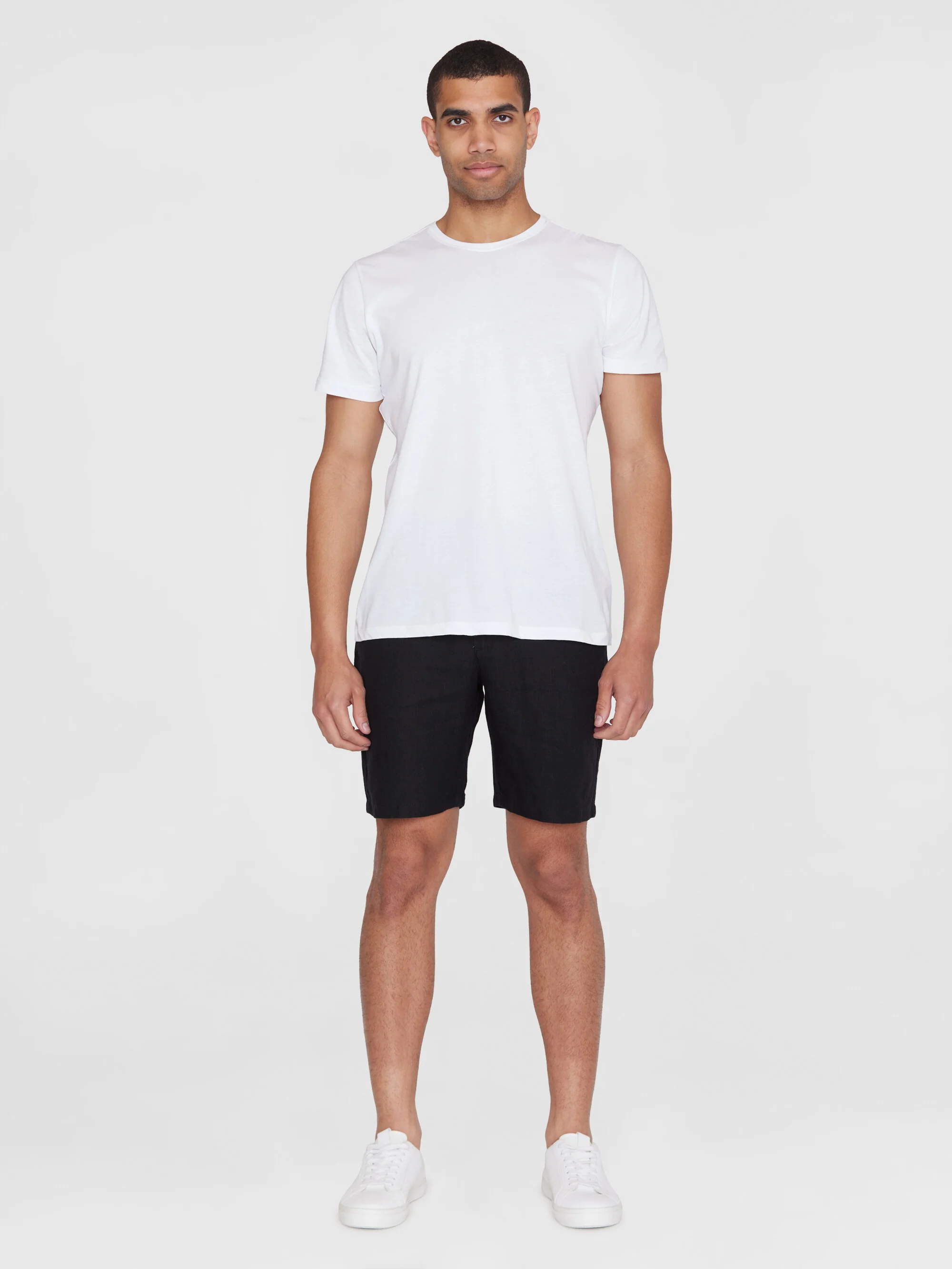 Chuck regular linen shorts - Black Jet - Image 4
