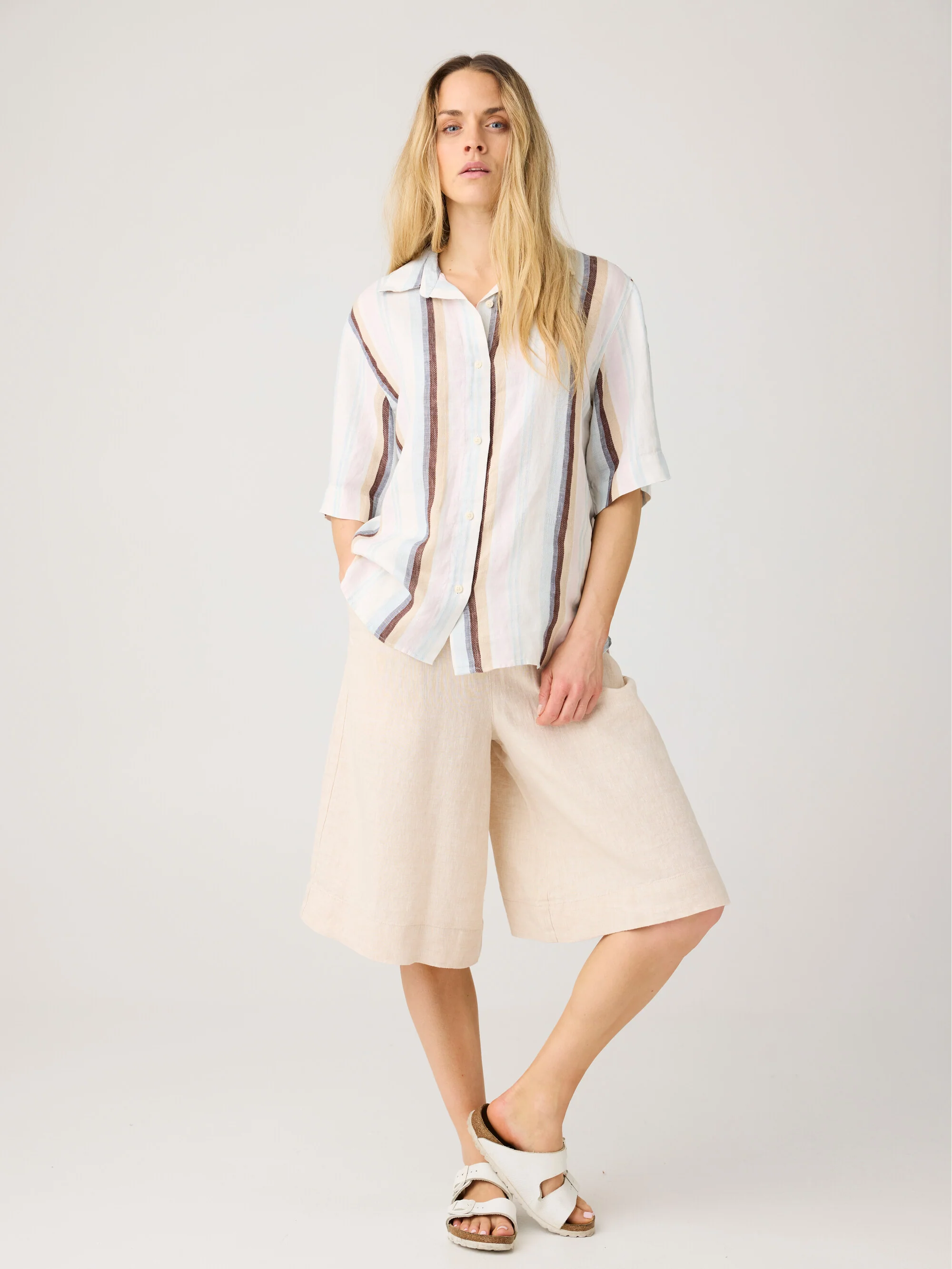 Eve wide linen culotte shorts - Yarndyed - Light feather gray - Image 2