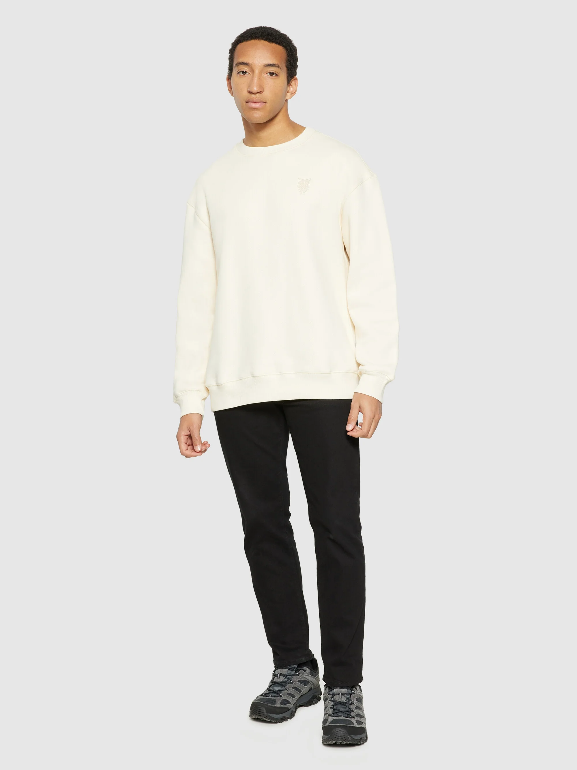 Straight fit sweat with embroidery at chest - Buttercream - Image 4