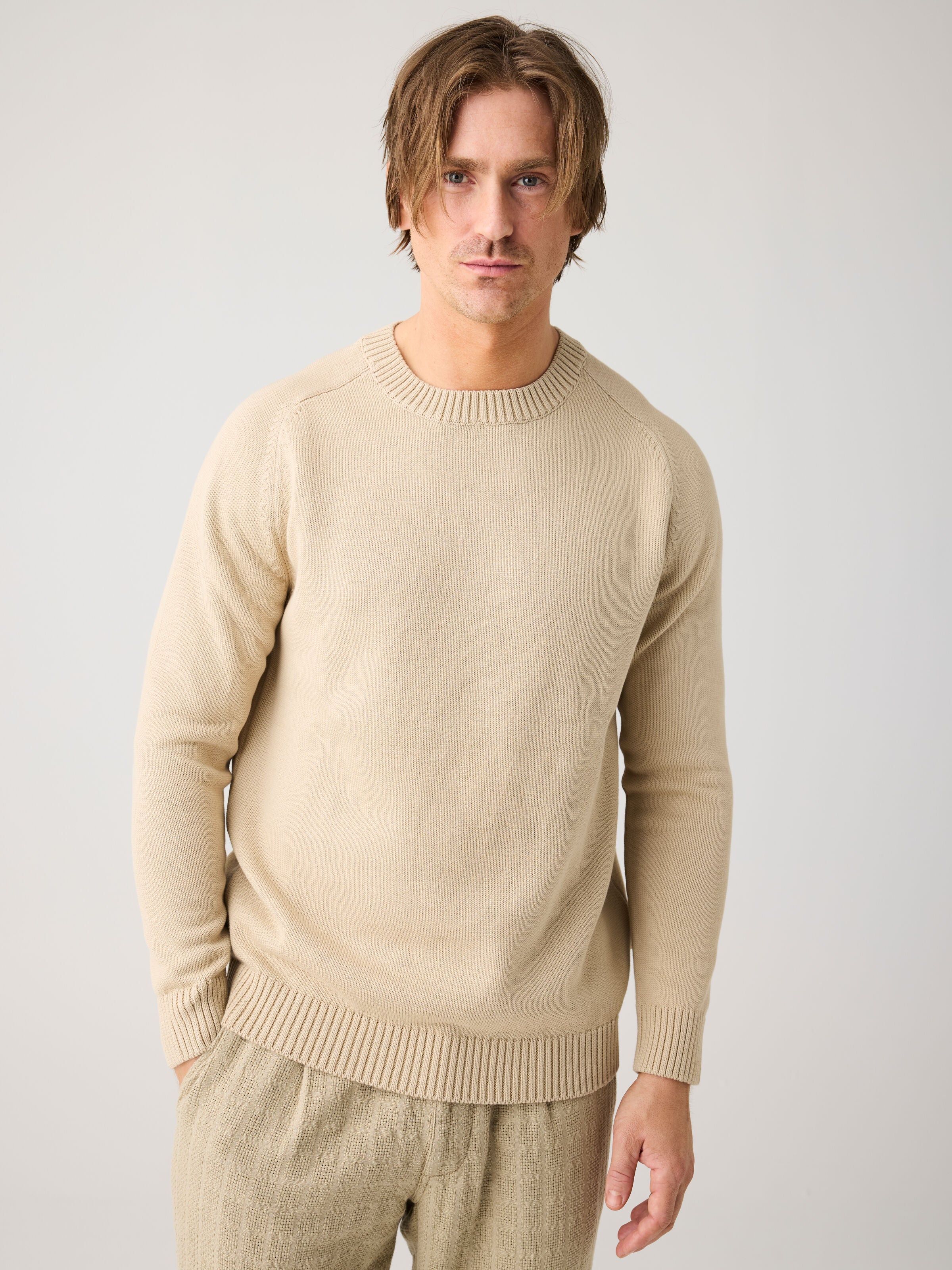 Plain knitted crew neck - Light feather gray - Image 2